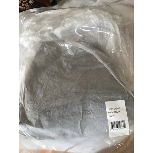 NWT AMERICAN LTHR COMPNY BLK SHLDR SHPR. Sold. 1 available see closet. - Picture 3 of 11